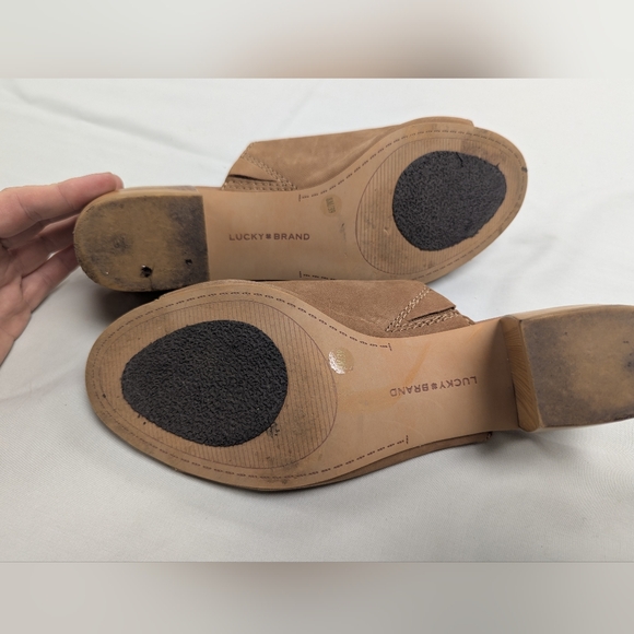 Lucky Brand Leather Mules With Wood Grain Heels - Picture 12 of 13